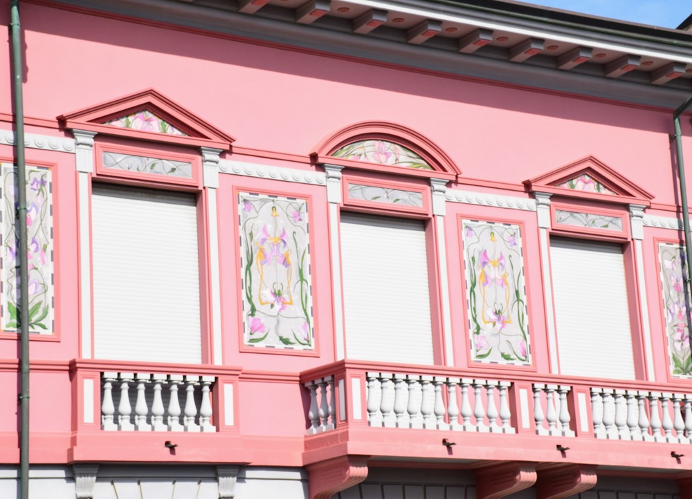 Lungomare Viareggio particolare liberty