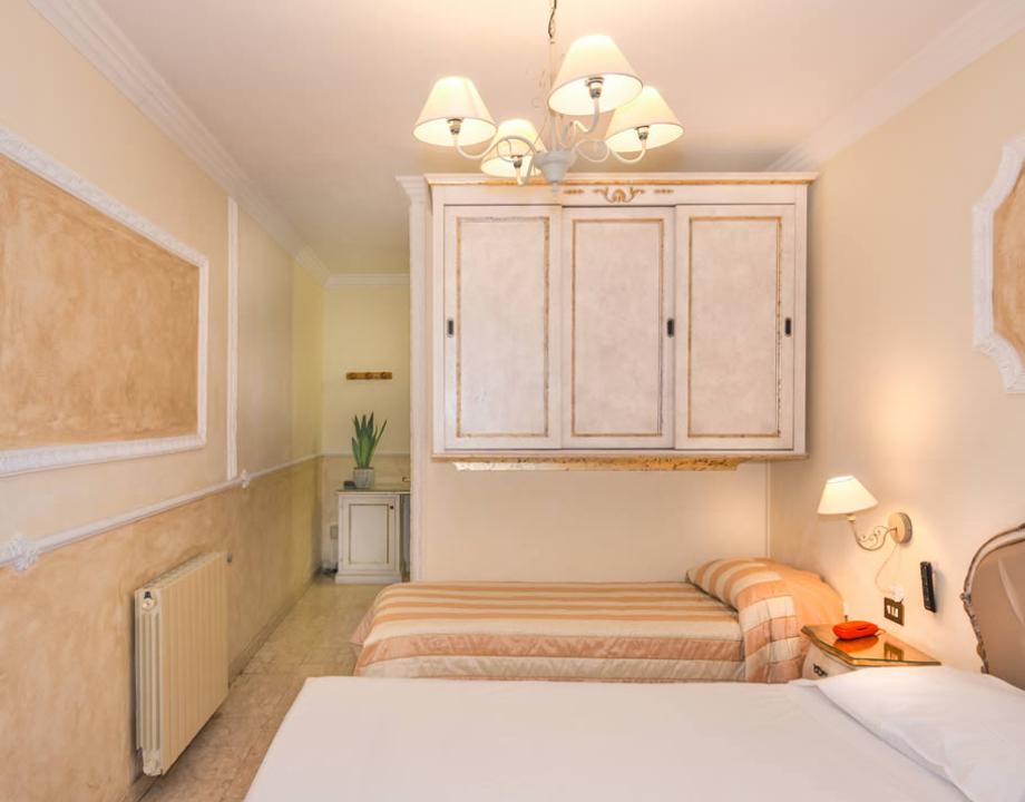 hoteltahiti it camere-viareggio 044